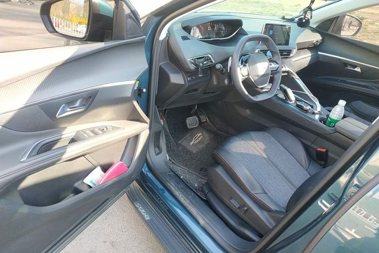 Used Peugeot 5008 2017 350THP 7-Seater Elite Edition
