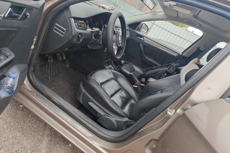 Used Volkswagen Bora 2014 1.6L Manual Comfort Model Driver Seat