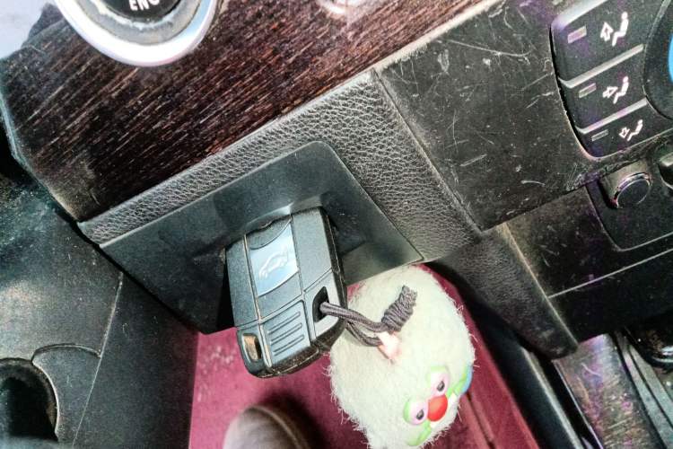 Used BMW 3 Series 2011 330i Convertible Coupe Vehicle Key