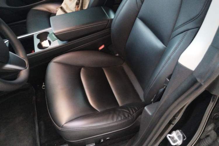 Used Tesla Model 3 2022 Rear-Wheel-Drive Version Left Front Seat