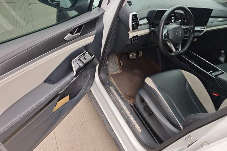 Used Volkswagen ID.6 CROZZ 2021 Long-Range PURE+ Edition