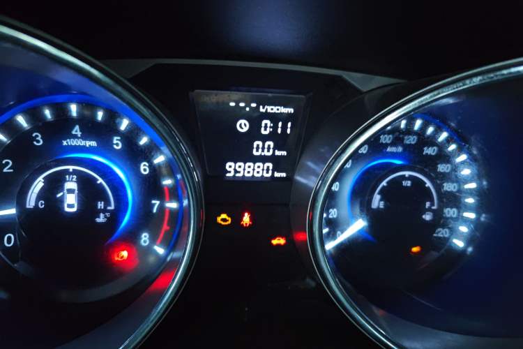 Used JAC Group Refine M2 2013 1.8L Manual Luxury 5-Seater
