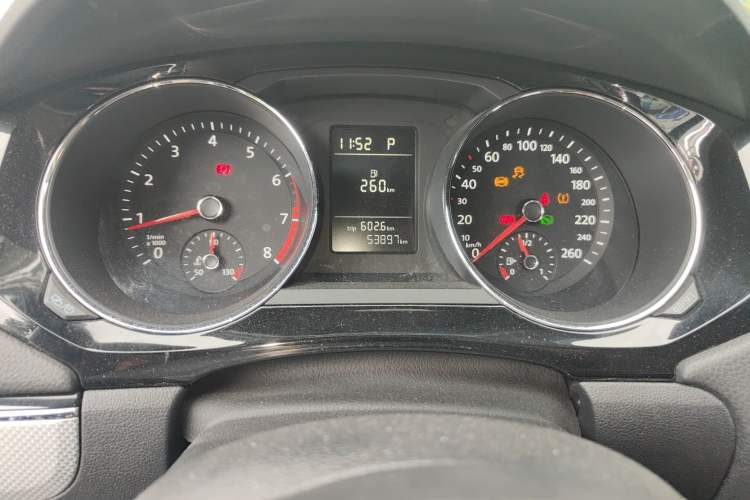 Used Volkswagen Sagitar 2017 230TSI Automatic Comfort Version Instrument Cluster