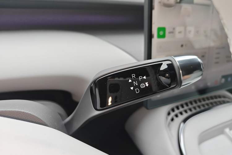 Used XPeng G7 2026 Model, Range-Extended 1704 Max Flagship Edition Gear Lever