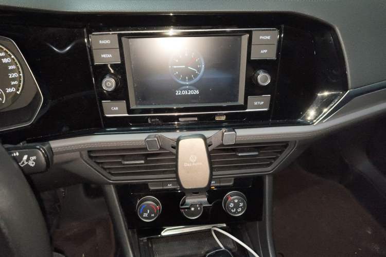 Used Volkswagen Sagitar 2020 280TSI DSG Comfort Version China VI Standard Audio And AC Panel