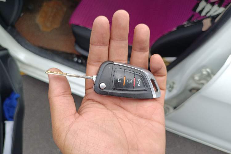 Used Kia K2 2015 Sedan 1.4L MT GLS