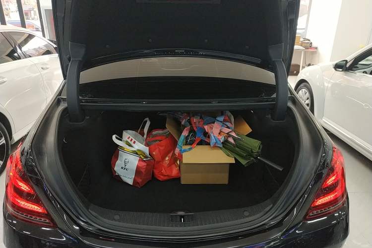 Used Mercedes-Benz S-Class 2017 S 320 L Business Model
