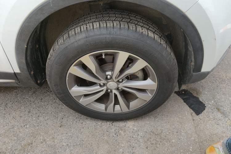 Used Geely Auto Emgrand X7 Sport 2016 2.0L Manual ZhiShang Version
