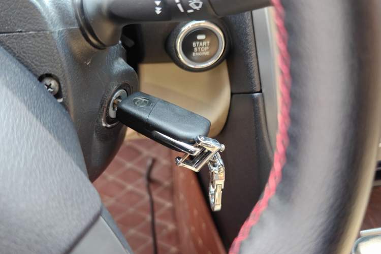 Used Toyota Camry 2016 2.0E 10th Anniversary Elite Edition Vehicle Key