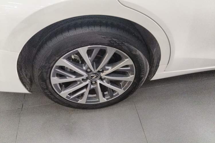 Used Lexus ES 2022 200 Excellence Edition
