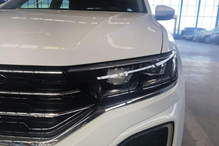 Used Volkswagen T-ROC 2019 230TSI DSG Two-Wheel-Drive Advanced Version China VI Standard Left Front Headlight