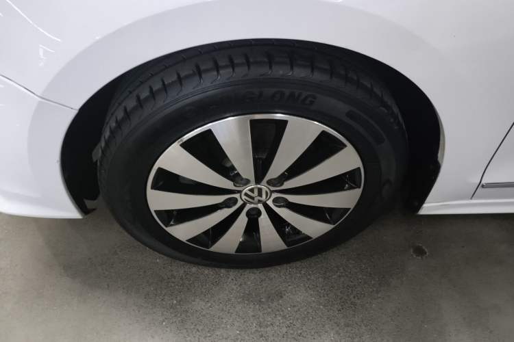 Used Volkswagen Sagitar 2017 180TSI Automatic Luxury Edition Exterior 4