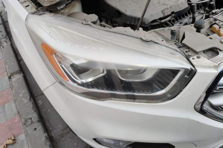 Used Ford Kuga 2017 EcoBoost 180 Two-Wheel-Drive Tiger Leap Model
