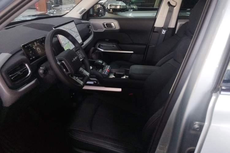 Used Formula Leopard Titanium 3 2025 501KM All-Wheel Drive Intelligent Driving Ultra Version