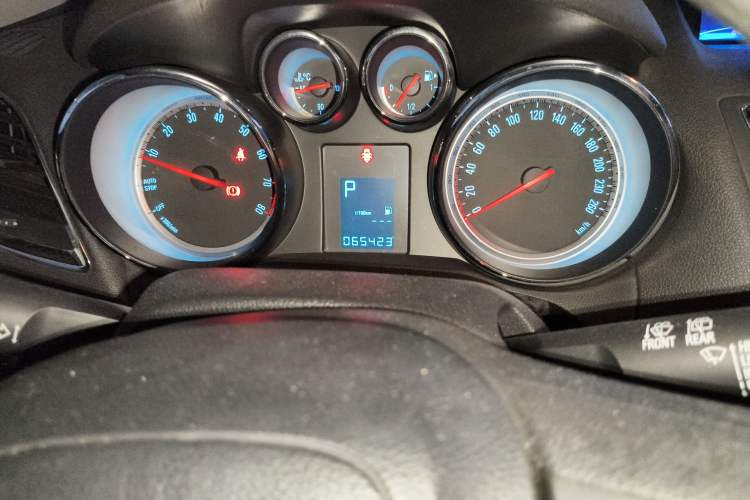 Used Buick Encore 2015 1.4T Automatic Two-Wheel Drive Urban Elite Version