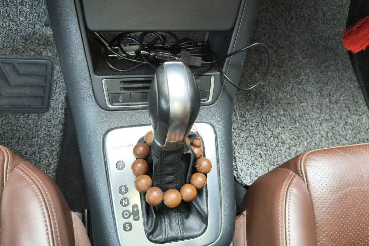 Used Volkswagen Tiguan 2013 1.8 TSI Automatic All-Wheel Drive Luxury Model Gear Lever