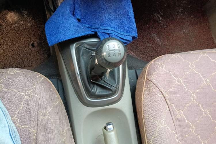 Used Honda City Classic 2012 1.5L manual Elite Edition Gear Lever