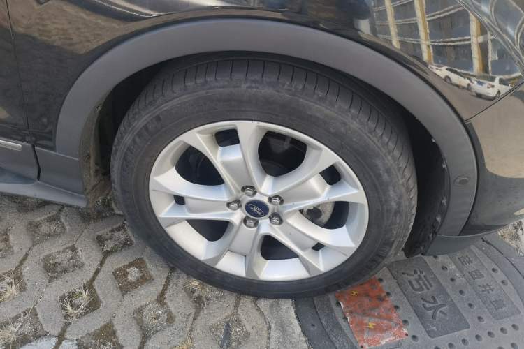 Used Ford Kuga 2013 2.0L GTDi Four-Wheel-Drive Sport Model
