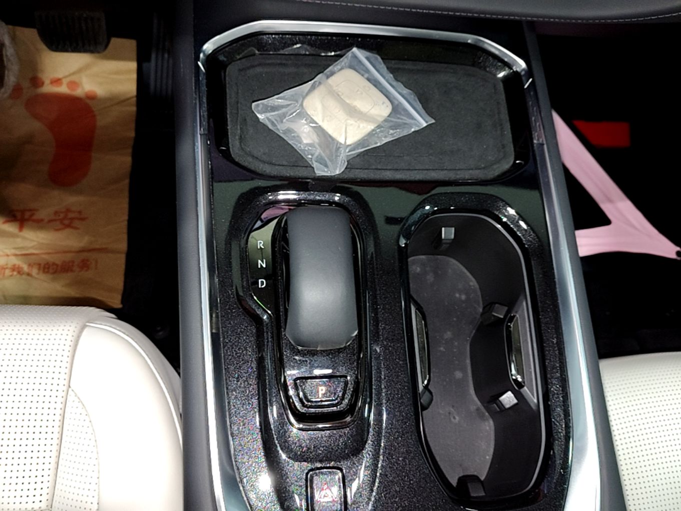 Zeekr 009 2024 GAC Trumpchi — снимка 16