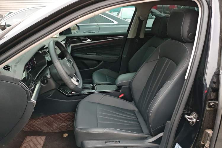 Used Volkswagen Passat 2025 Outstanding Model 380TSI Dragon Glory Edition