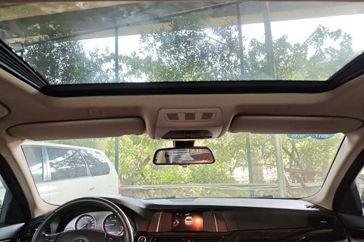 Used BMW 5 Series 2014 525Li Leading Model
