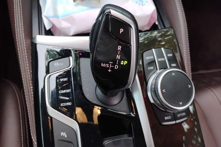 Used BMW 5 Series 2019 Facelifted 525Li Luxury Package
