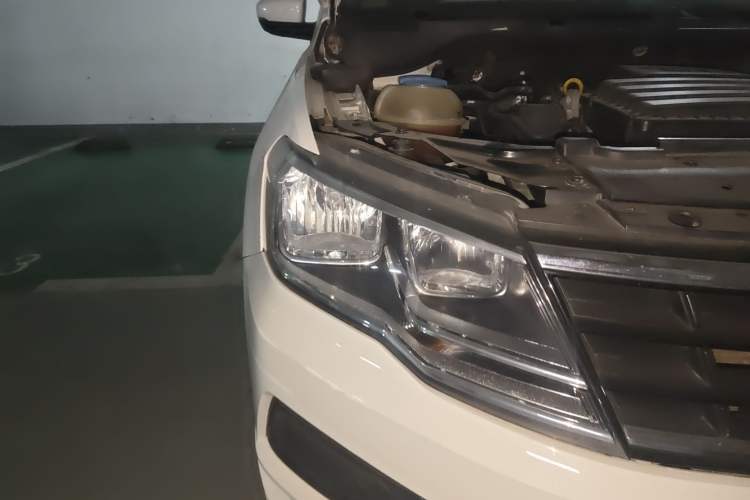 Used Volkswagen Jetta 2017 1.5L Automatic Fashion Model Right Front Headlight