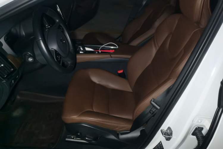 Used Volvo V90 2022 Cross Country B5 AWD Smart Range Edition
