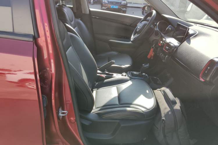 Used Dongfeng Aeolus AX4 2017 1.6L DCT Trendy Style
