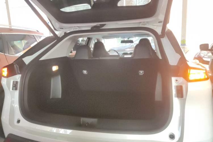 Used Dongfeng Aeolus Mage 2024 Honor Edition 1.5T Luxury Model
