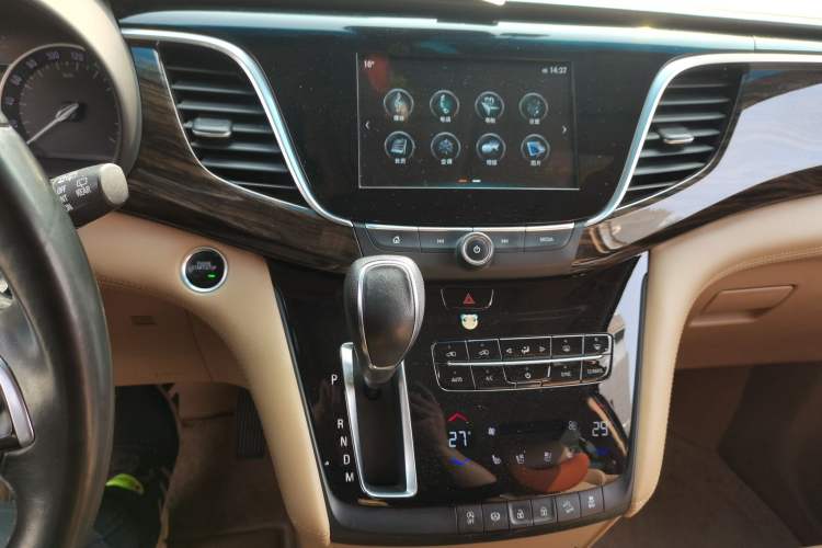 Used Buick GL8 2017 ES 28T Flagship Model China V Standard
