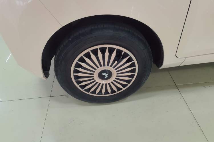 Used Wuling Hongguang MINIEV 2022 Macaron Premium Model – Lithium Iron Phosphate Left Front Wheel Hub