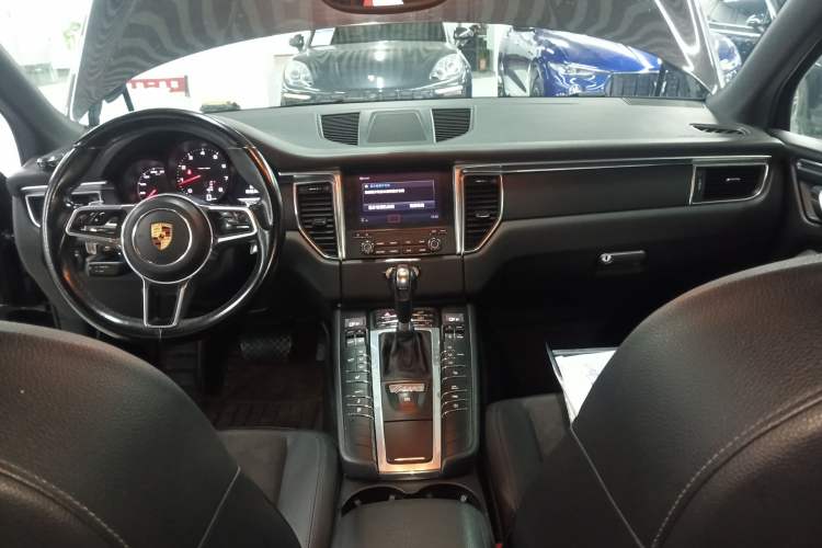 Used Porsche Macan 2017 Macan 2.0T Center Console