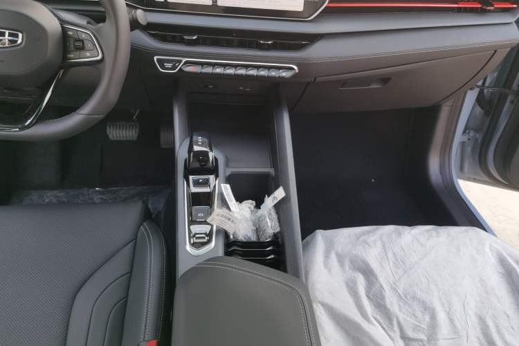 Used Geely Auto Binray 2024 Binrui COOL 1.5T DCT Longteng Edition Gear Lever