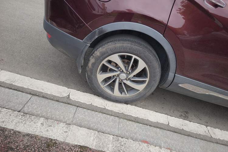 Used Baojun 560 2015 1.8L manual luxury version Right Rear Wheel Hub