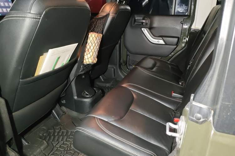 Used Jeep Wrangler 2014 3.0L Sahara Four-Door Edition
