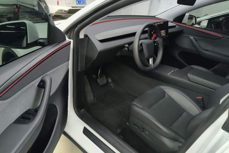 Used Tesla Model Y 2025 Rear-Wheel Drive First Edition
