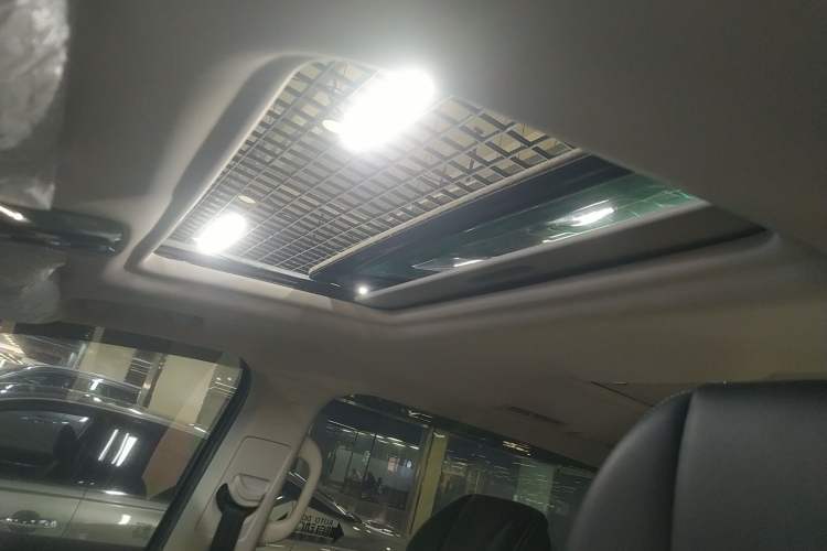 Used Roewe iMAX8 2021 400TGI Flagship Edition Headliner