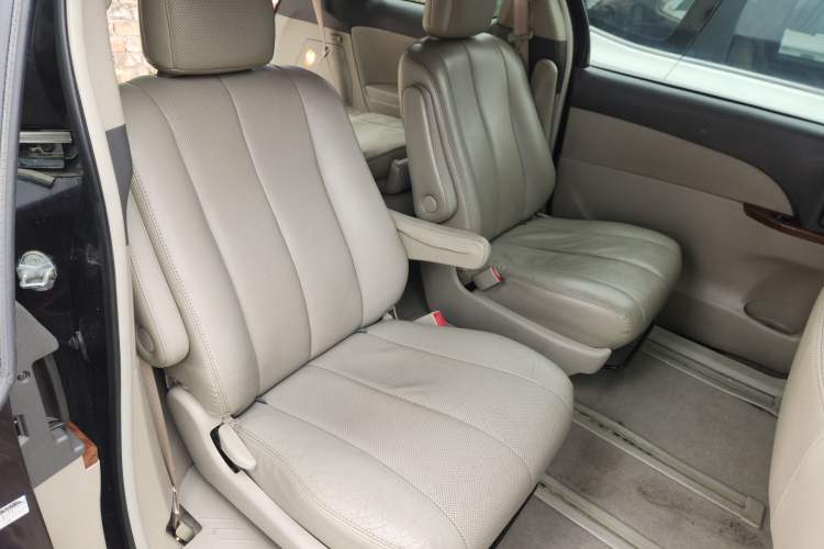 Used BYD M6 2013 2.4L Automatic Luxury Model
