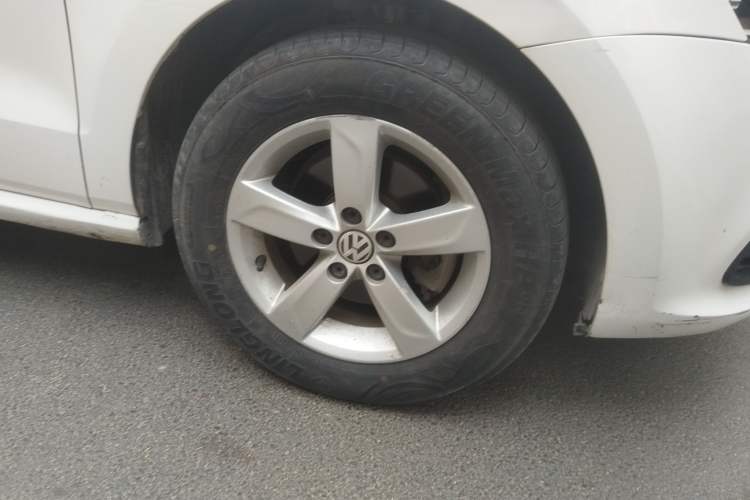 Used Volkswagen Polo 2014 1.4L Manual Fashion Edition Right Front Wheel Hub