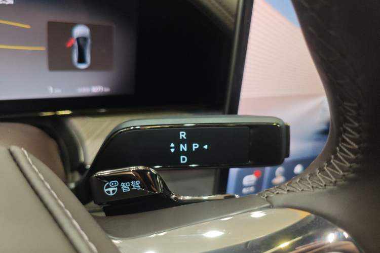 Used Denza Z9 2024 1100 km All-Wheel-Drive Ultra Version