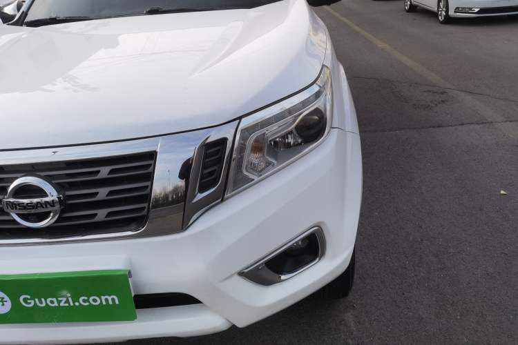 Used Nissan Navara 2017 2.5L Automatic 4x4 Luxury Edition QR25
