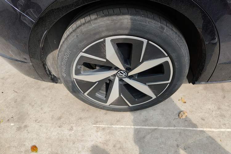 Used Volkswagen ID.4 CROZZ 2024 Facelifted PRO Right Rear Wheel Hub