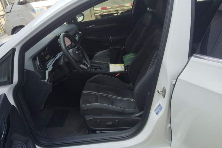 Used Volkswagen Golf 2023 Facelift 280TSI DSG R-Line Lite