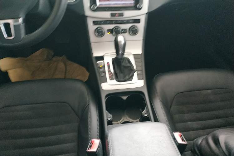 Used Volkswagen Magotan 2015 1.8TSI Luxury Model Gear Lever