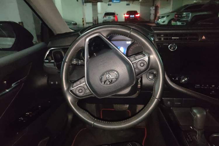 Used Toyota Camry 2019 2.5S FENGSHANG Version China V Standard Steering Wheel
