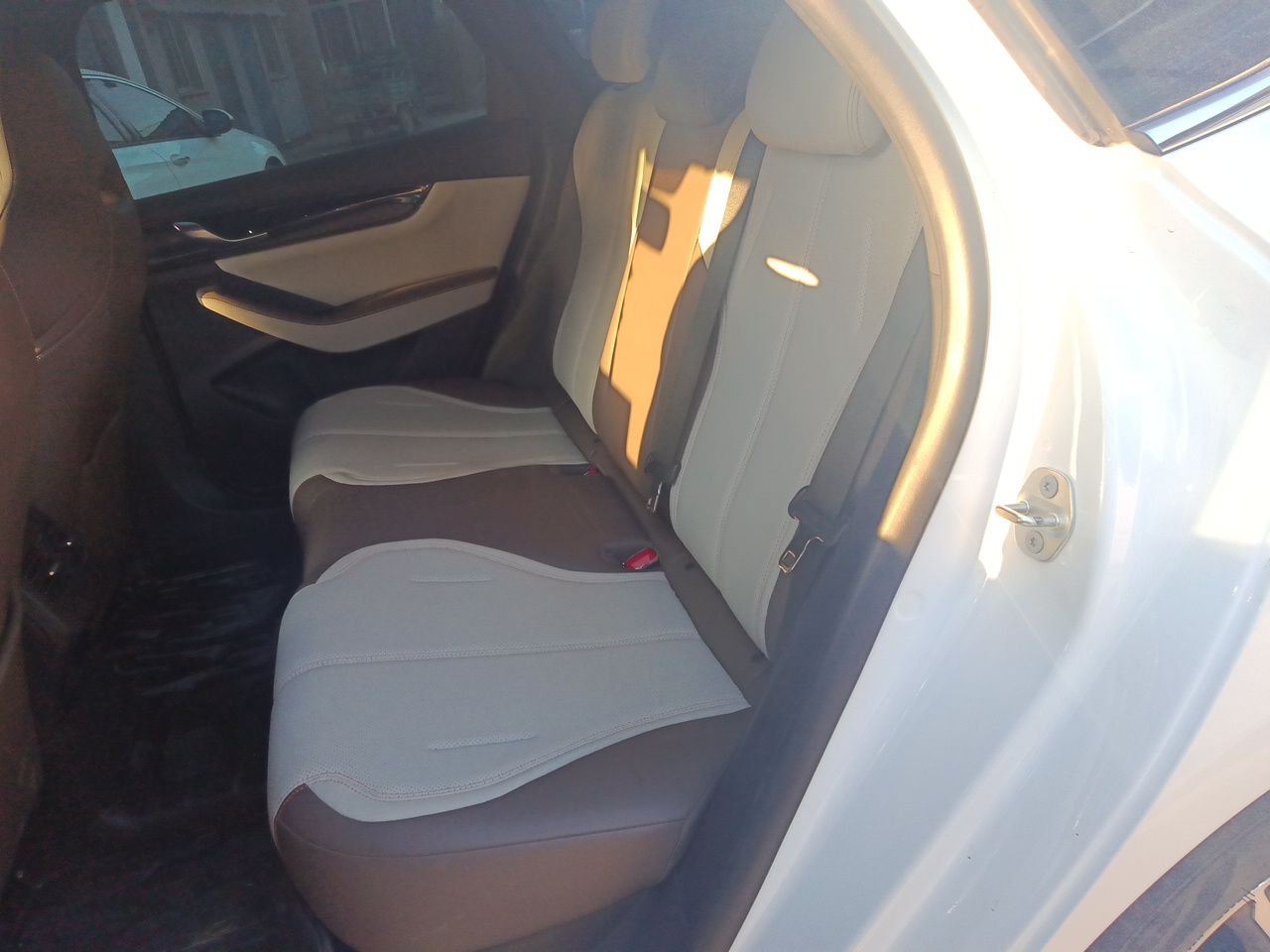 BYD Qin PLUS 2024 HONOR Edition DM-i 55KM Leading Model — снимка 17