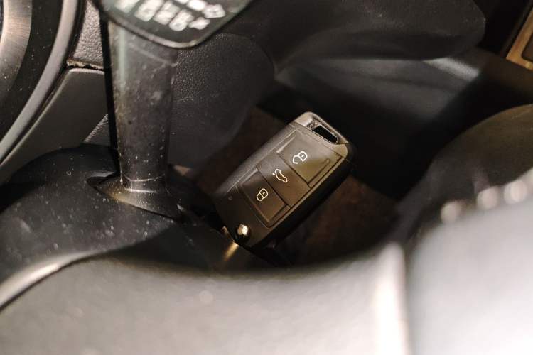 Used Skoda Octavia 2016 1.6L Automatic Smart Drive Edition Vehicle Key