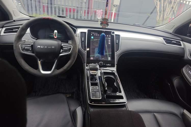 Used Roewe i6 MAX 2020 300TGI Automatic Supreme Edition with Cool Sunroof and Advanced Driving Features