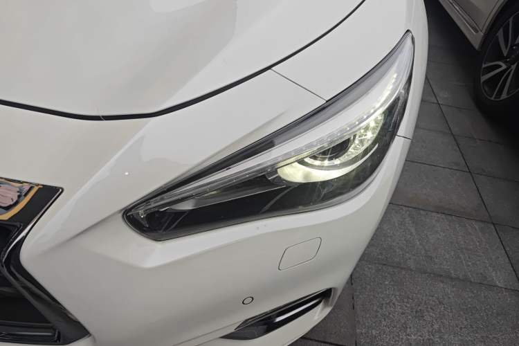 Used Infiniti Q50L 2018 2.0T Enjoyment Version China VI Standard
